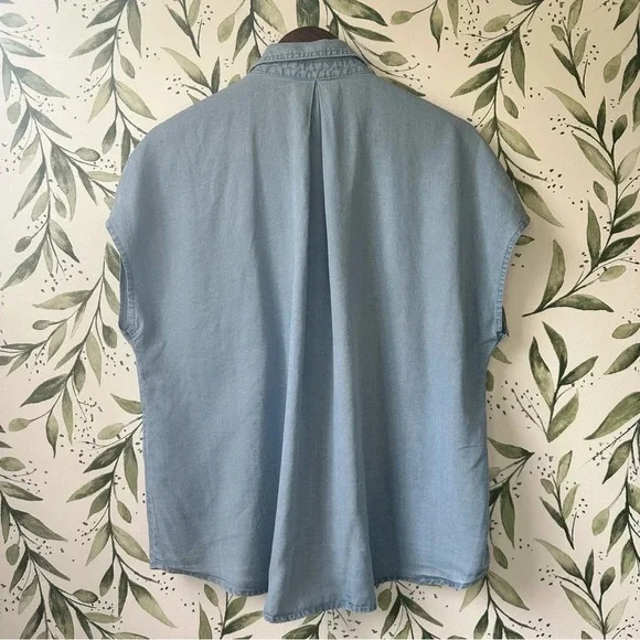 Calvin Klein Cap Sleeve Button Down. Size Large. - Picture 2 of 7